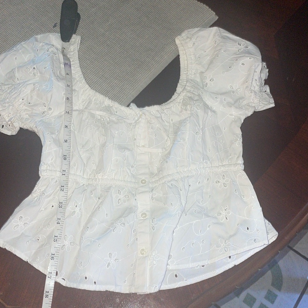 Lady American Eagle top